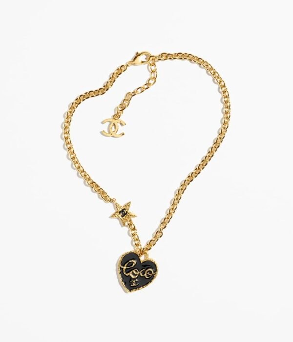PENDANT NECKLACE