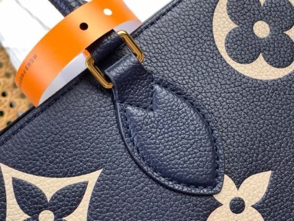 D10BC036-440B-56A9-9477-107D97073E77.jpg Louis Vuitton OnTheGo MM M47084