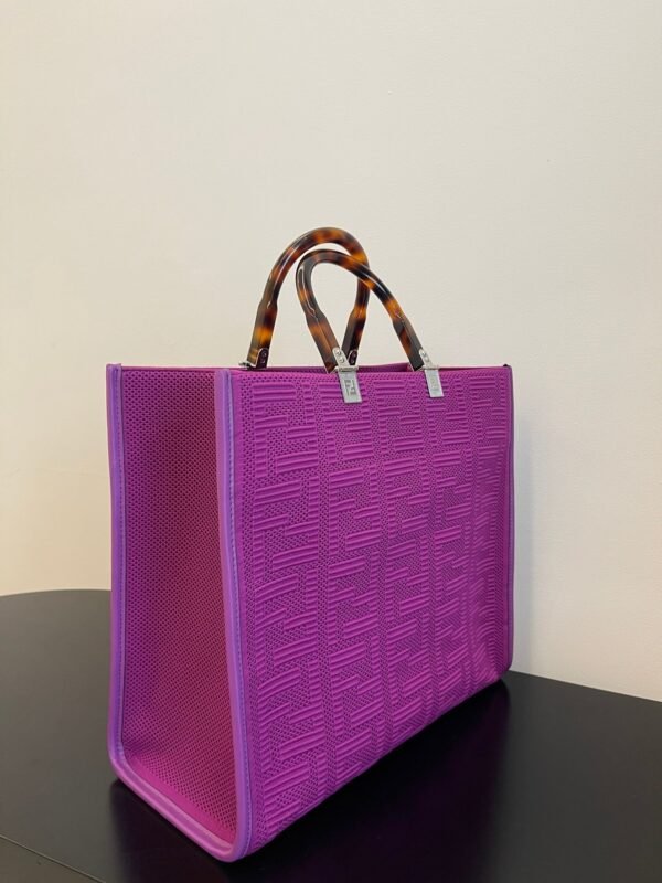D308A468-0319-E472-4944-0A980D9B7358.jpg Fendi Sunshine Shopper Meduim Bag