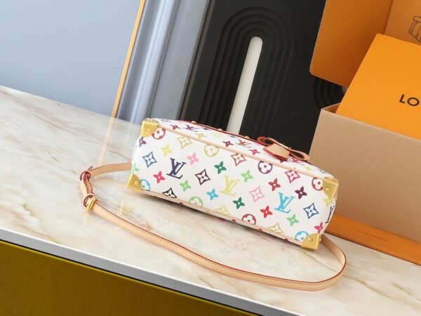 D431D5AA-C5E8-8D6D-5164-B964B1D66274.jpg Louis Vuitton M13084 LV x TM Handbag East West
