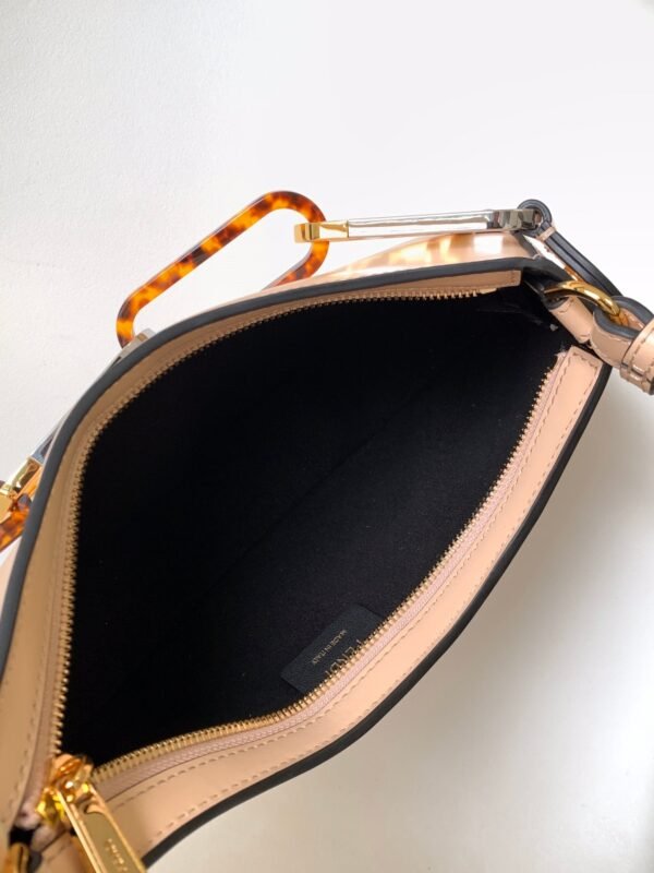 D4D0525E-4ACF-7049-F8D3-E61D3988A823.jpg Fendi O'lock Swing Bag