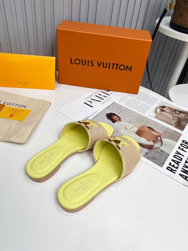 D4E7AF81-BE64-FFBD-47EA-3DAE3230F264.jpg Louis Vuitton Women's Pool Pillow Comfort Sandal