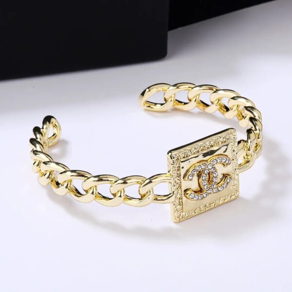 D4FD0C39-14F7-92C1-301C-BE36D42D85B3.jpg CC Bracelet 0004