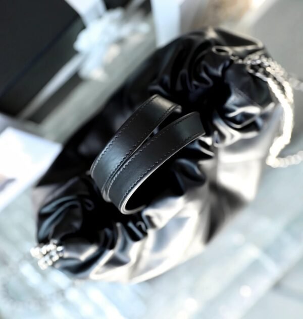 Chanel Large CHANEL 22 Backpack Black For Women, Women&rsquo;s Bags 19.9in/51cm AS3313 B08037 NH627