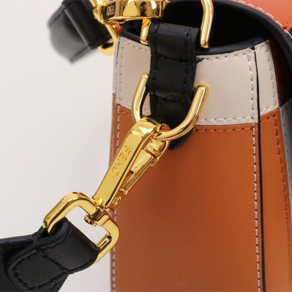 D6A53429-21B7-9A66-3109-8A2AE97586E4.jpg Fendi Baguette(high-end grade)