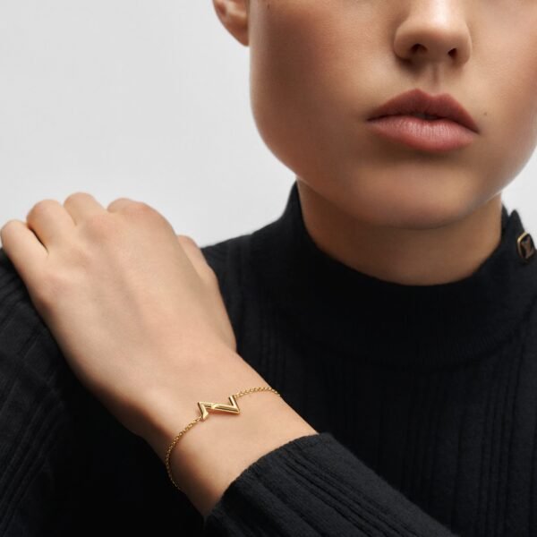 D71BAB0D-A436-359C-4117-305A005AAA4A.jpg Volt Upside Down Chain Bracelet, Yellow Gold