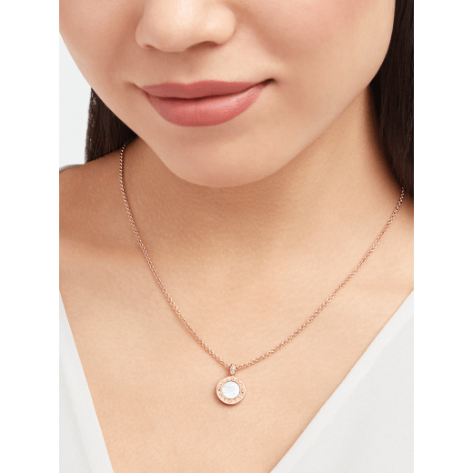 D7369E9B-B0C1-8867-4825-FE46D2207B58.png NECKLACE