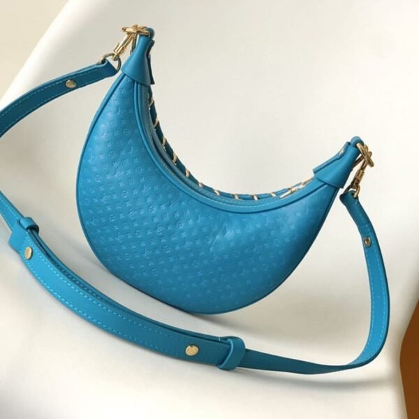 Louis Vuitton Loop M22593