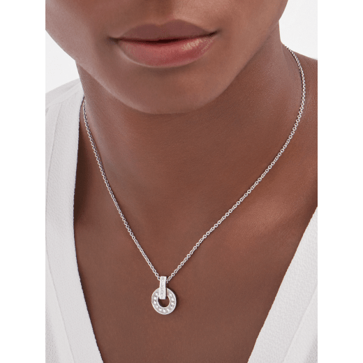 DAAD22C2-5BEE-E42D-A287-784C579902A4.png NECKLACE