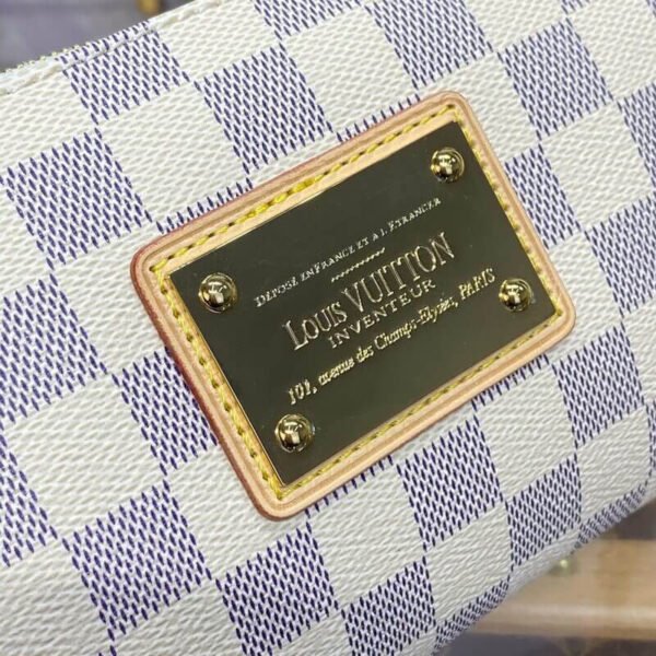 DAFF70C1-F0D0-750A-8023-81F9D840D900.jpg Louis Vuitton Eva Clutch N55214