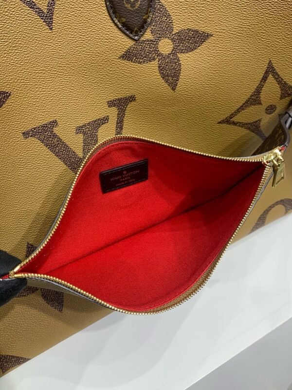 Louis Vuitton M46823 OnTheGo Voyage