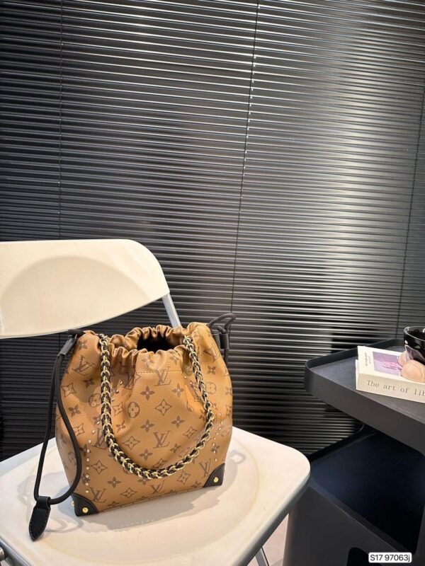 Louis Vuitton M13324 No&eacute; Trunk Small