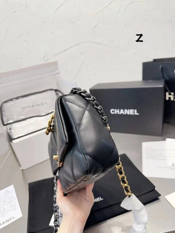 DEC9ABFC-67F9-E38C-D5CE-2044742D4B16.jpg Chanel 19 Hand 2Way Chain Shoulder Bag As1160 Lamb Leather Black Used Women