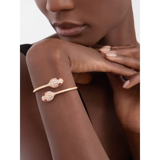 DEF05E02-81C1-B761-B3A5-04D870475230.png SERPENTI BRACELET