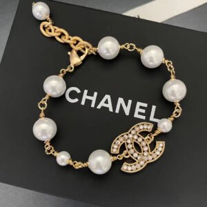 DF075E52-C391-D232-3846-F4647775C016.jpg Pearl Double C Pearl Bracelet