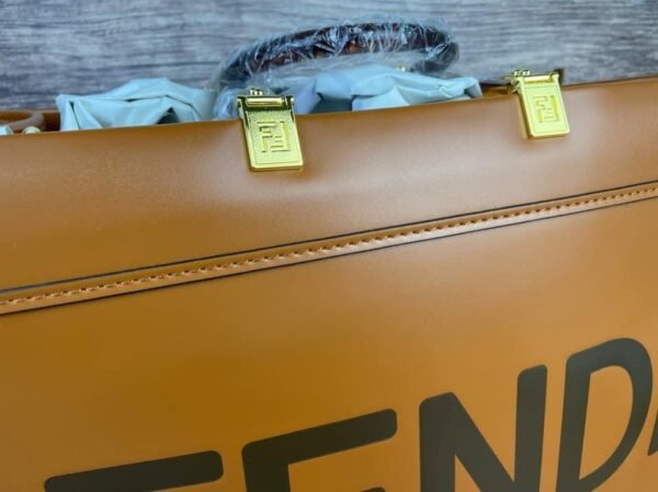 E01BFAB1-DCE8-91ED-7BD8-12F31A06053B.jpg Fendi Sunshine shopper Large Bag - Large
