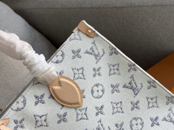 Louis Vuitton M24708 OnTheGo MM