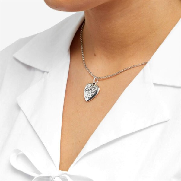 E12E0A18-8FE1-7001-49A9-8C849DE38C4D.jpg Women's Jewellery Blind For Love Necklace in Silver