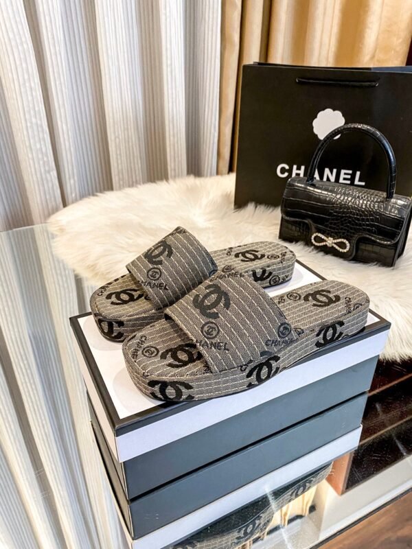 Chanel Women's Logo 25ss CC Sandal