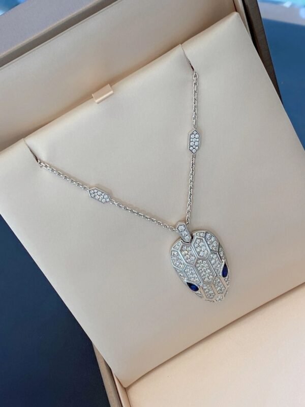 E6765BA3-6889-4817-7BD1-14B4F00CF796.jpg Bulgari Serpenti Necklace