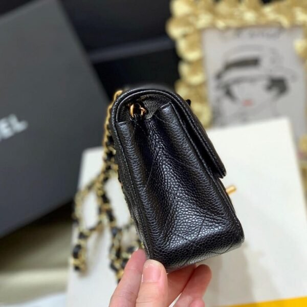 EB0FB8E1-91E5-5F97-F5F5-093B94256F7F.jpg Chanel Mini Flap Bag Black A69900