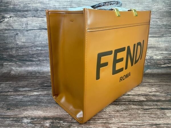 ECDF6CBA-F850-665B-F56F-F809939AA8BB.jpg Fendi Sunshine shopper Large Bag - Large