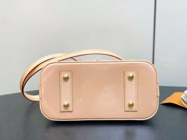 ECE3AD27-2F27-70A0-133B-40DF91272FD8.jpg Louis Vuitton M13078 LV X TM ALMA BB Bag