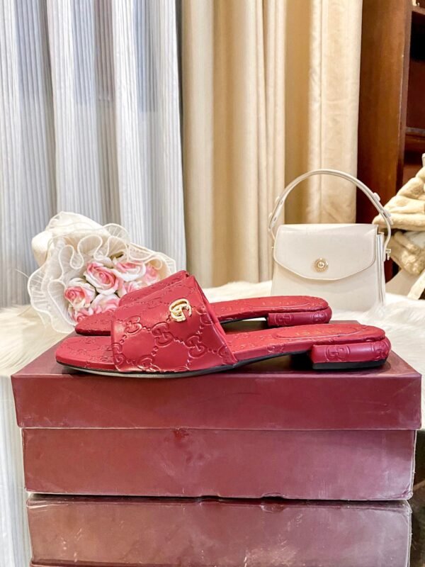 ED0ABCCD-BC04-E5D8-66A4-6D5CB7AC441E.jpg GUCCI Women's Platform Slide Sandal