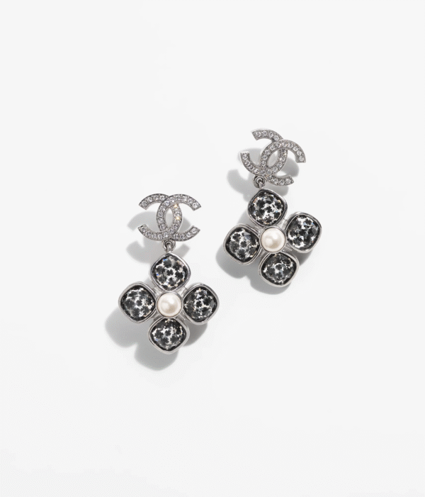 ED23C39D-6771-8A14-2220-5A6E6B20B49D.png PENDANT EARRINGS