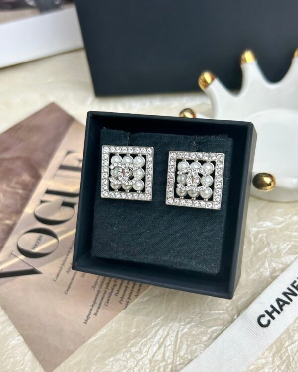 EF0A62CE-F931-2C36-72E9-403D4F18EA11.jpg CCE698 CC Stud Earring - A