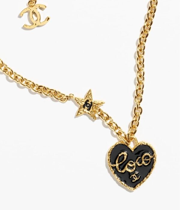 PENDANT NECKLACE