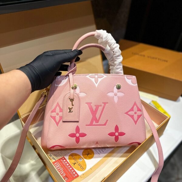 F0BB56E7-89CD-9DEF-07DD-9B4E0FC8A9AE.jpg Bicolor Monogram Emplant Shoulder Bag