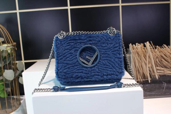 F1351DA6-95AA-6F18-1BDF-963BFD74B218.jpg Fendi Kan I F Bag