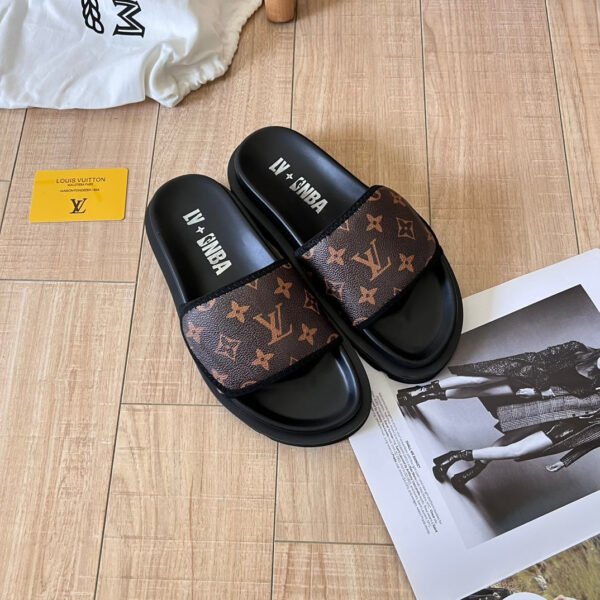 F38B8AD7-E890-89BB-815B-229497C8E4F7.jpg Louis Vuitton Unisex Pool Pillow Comfort Sandal