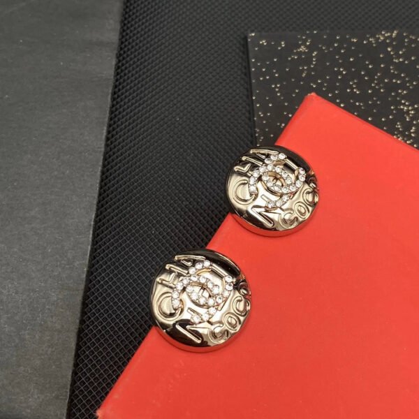 F43796D3-0439-9580-1E2E-A96F20BD5E12.jpg CC Earrings 0014