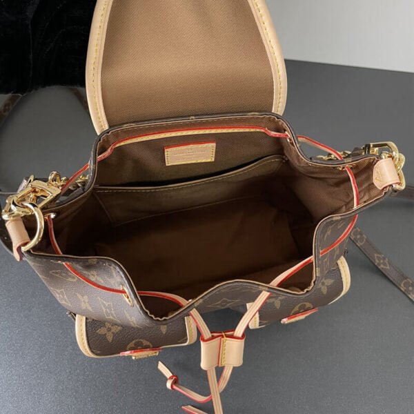 Louis Vuitton Excursion PM M46932