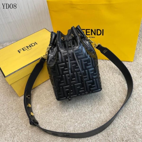 F5A329F5-8C20-7CA2-9A73-D6F9AC8E351D.jpg Fendi Mon Tresor Bag