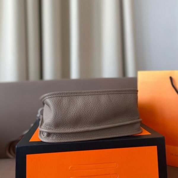 F67E9017-EB38-A49D-7A8B-9DC8F31246FF.jpg Evelyne 25 bag