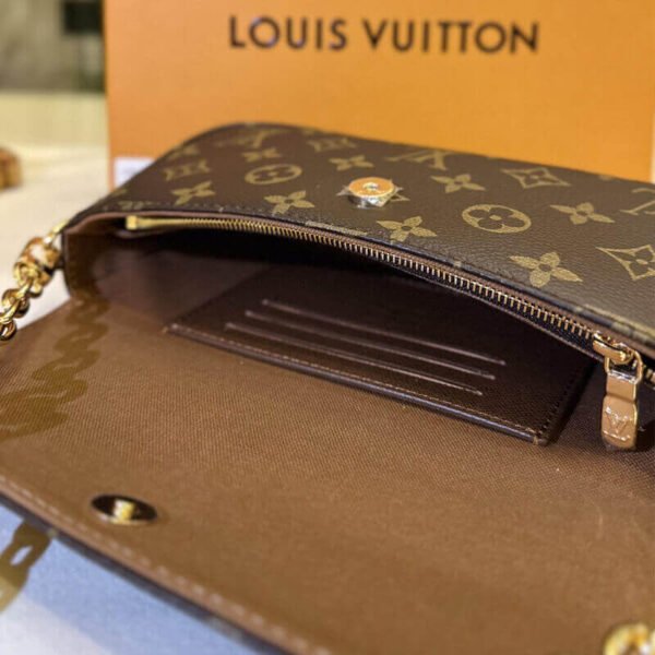 Louis Vuitton Wallet on Chain Ivy M81911