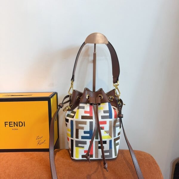F79C6587-BDD6-4E09-8E59-51A812201098.jpg Fendi Mon Tresor