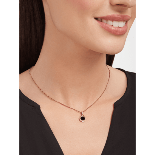 F88F3AE9-EB2D-2956-FE2C-4AC43CCBD03F.png NECKLACE