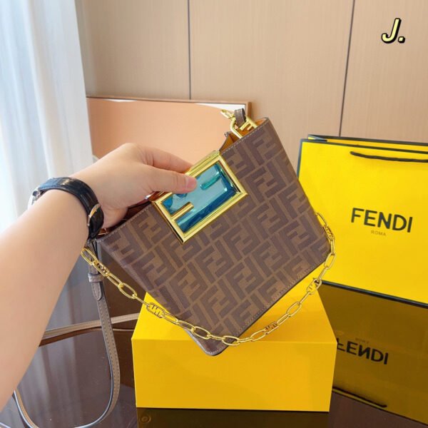F8CE3BD5-BF9A-4569-8FB6-2A2870A22386.jpg Fendi By The Way Mini
