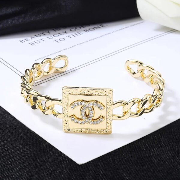 FACF938D-B843-1BE5-3827-1F30807674A3.jpg CC Bracelet 0004