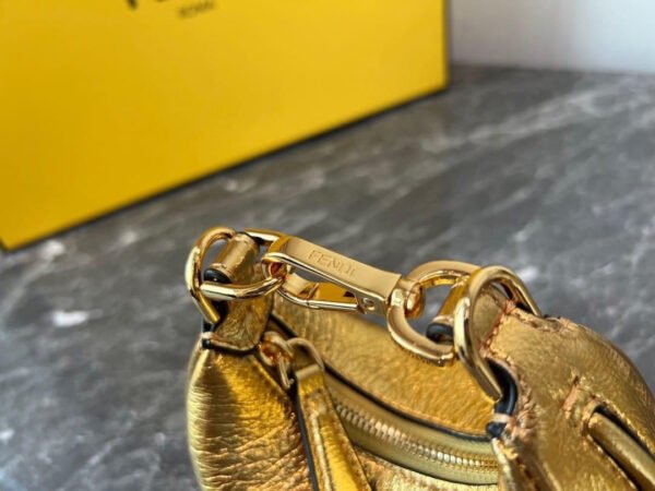 FBAE5916-8319-C548-CD1F-BB6F247B9C99.jpg Fendi Nano Fendigraphy Bag