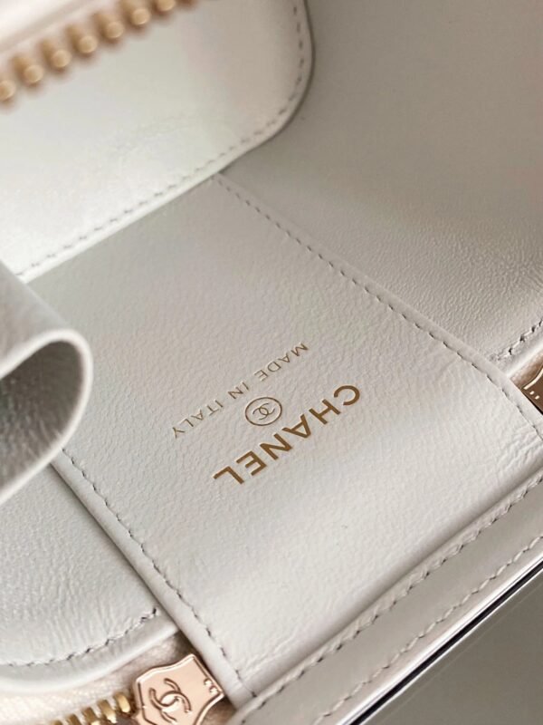 Chanel Small Vanity With Chain White For Women, Women&rsquo;s Bags 4.3in/11cm