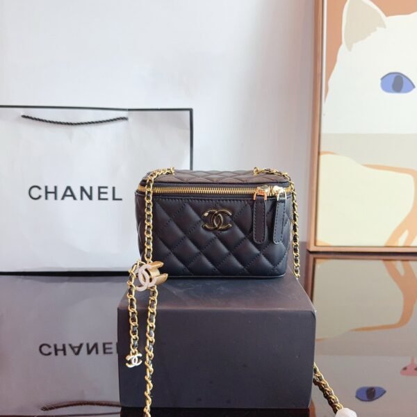 Clutch with Chain - black