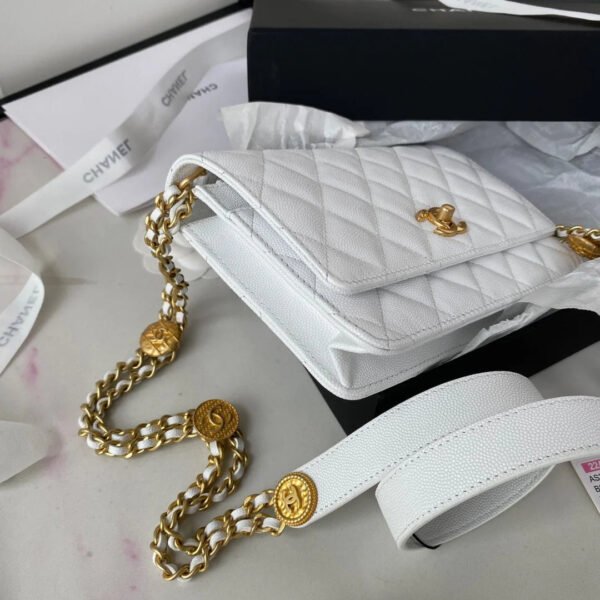 Chanel Small Flap Bag Gold Hardware White For Women, Women&rsquo;s Handbags, Shoulder Bags 7.5in/19cm AP2840