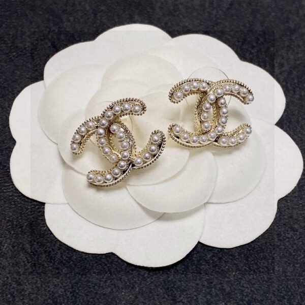 FDB0B8BE-71A4-E80A-43CF-B7727EDF22CC.jpg CC Earrings 0010