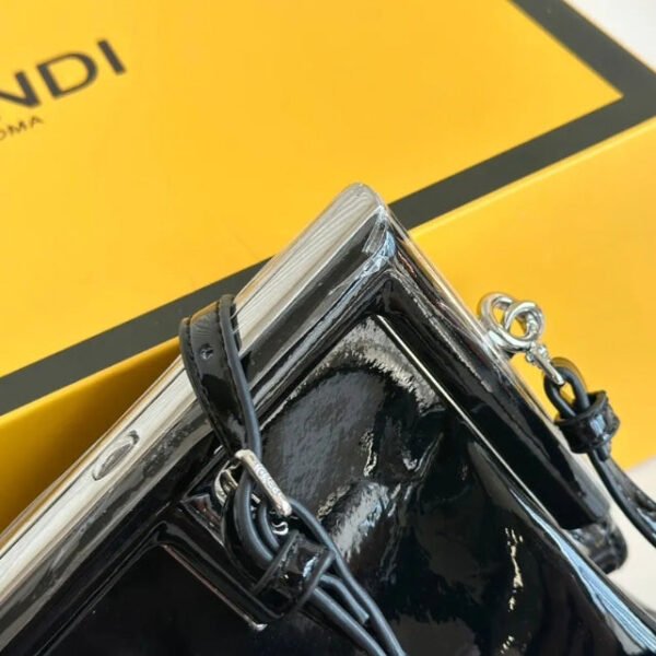 FE5EE9E0-D1C4-08C9-4C05-CB28DA642B41.jpg Fendi First Midi