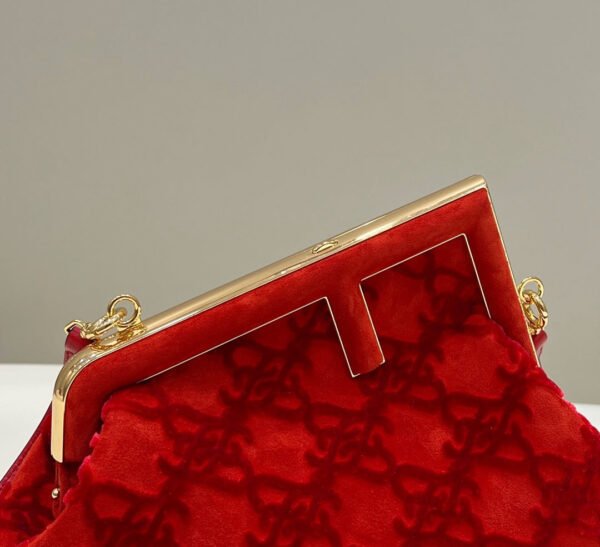 FFCBB325-A64E-9E0C-2C94-C3E2E2CF4E73.jpg Fendi First Small Bag